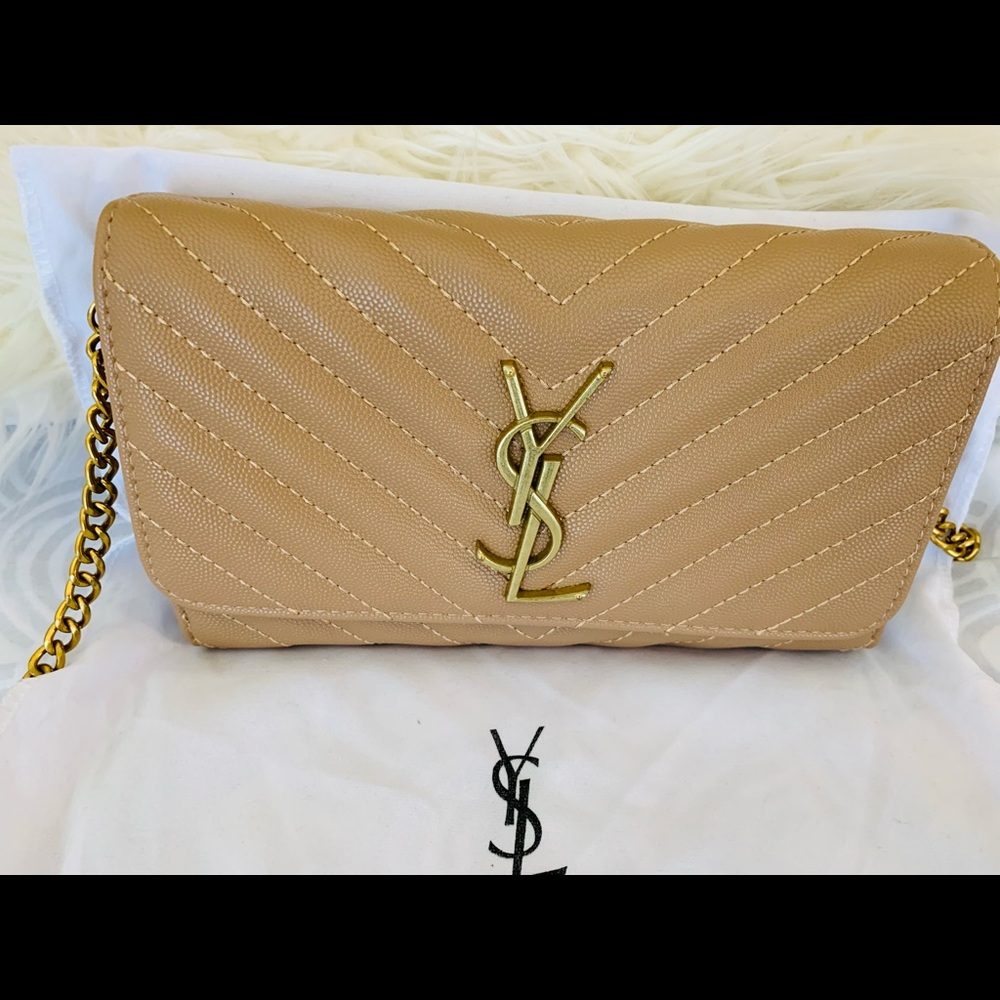 NWOT tags. Casual wear crossbody. No flaws.